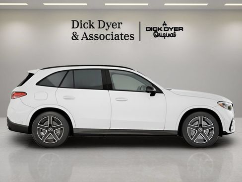 Used 2026 Mercedes-Benz GLC 300 image 12