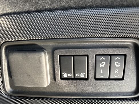 Used 2025 Cadillac Escalade V AWD/4WD image 39