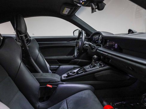 Used 2024 Porsche 911 GT3 image 17