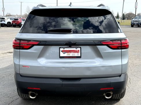 Used 2023 Chevrolet Traverse LT image 4