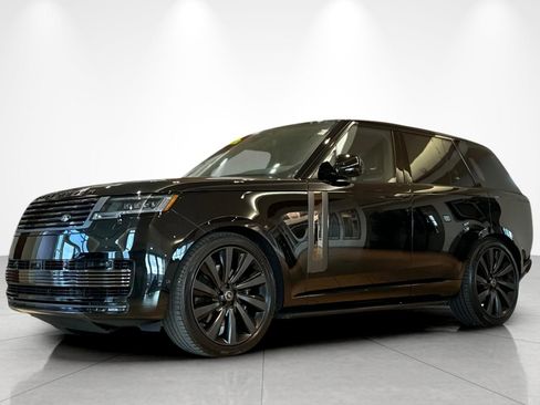 Used 2025 Land Rover Range Rover SV image 2