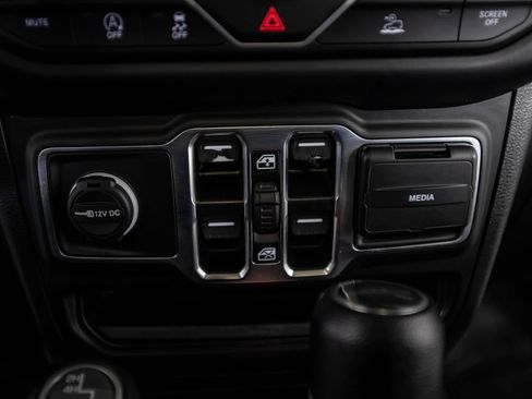 Used 2023 Jeep Gladiator Sport AWD/4WD image 29