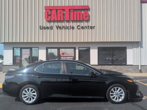 Used 2022 Toyota Camry LE FWD image 1