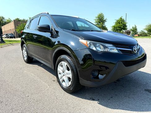 Used 2013 Toyota RAV4 LE image 3
