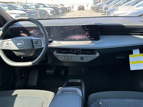 New 2026 Nissan Leaf w/ Illuminated Package FWD image 39