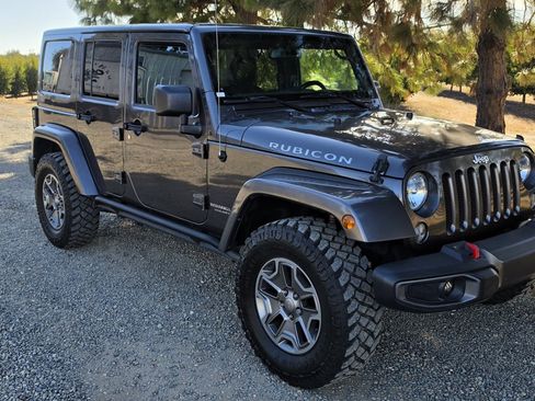 Used 2016 Jeep Wrangler Unlimited Rubicon w/ Connectivity Group AWD/4WD image 1