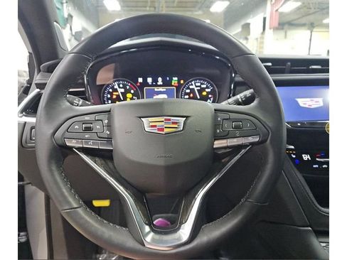 Used 2024 Cadillac XT6 Premium Luxury w/ Technology Package AWD/4WD image 8