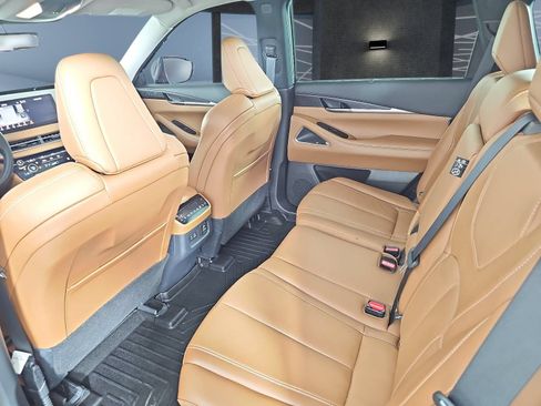 Used 2023 INFINITI QX60 Sensory w/ Vision Package AWD/4WD image 11