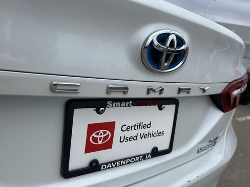 Certified 2020 Toyota Camry XLE w/ Four Season Floor Mat Package FWD image 8