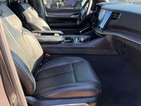 Used 2024 Jeep Wagoneer Series II w/ Premium Group I image 10