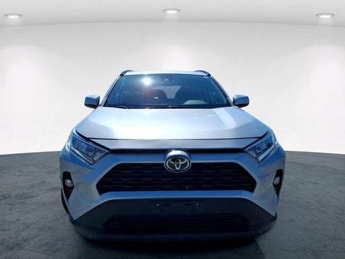 Used 2019 Toyota RAV4 XLE AWD/4WD image 3