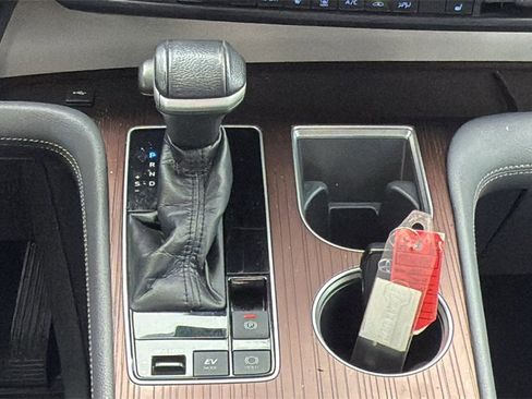 Used 2021 Toyota Sienna XLE image 34