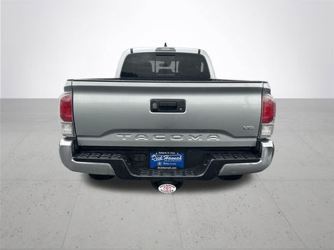 Used 2022 Toyota Tacoma TRD Off-Road image 8