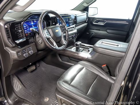 Used 2022 Chevrolet Silverado 1500 LTZ w/ LTZ Premium Package AWD/4WD image 11