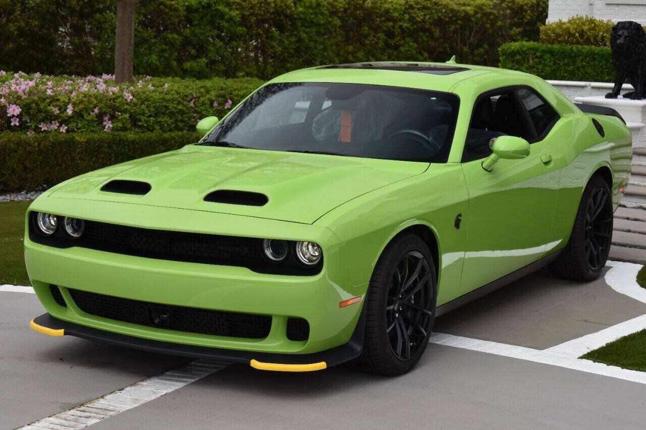 Used 2023 Dodge Challenger SRT Hellcat RWD image 9