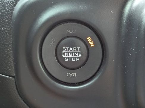 Used 2021 Jeep Gladiator Overland AWD/4WD image 25