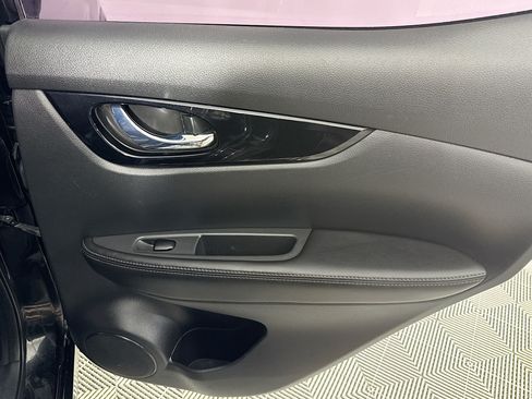 Used 2021 Nissan Rogue Sport SV FWD image 26