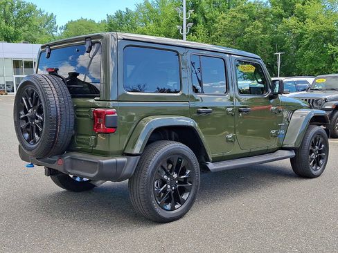 Used 2022 Jeep Wrangler Unlimited Sahara w/ Cold Weather Group AWD/4WD image 6