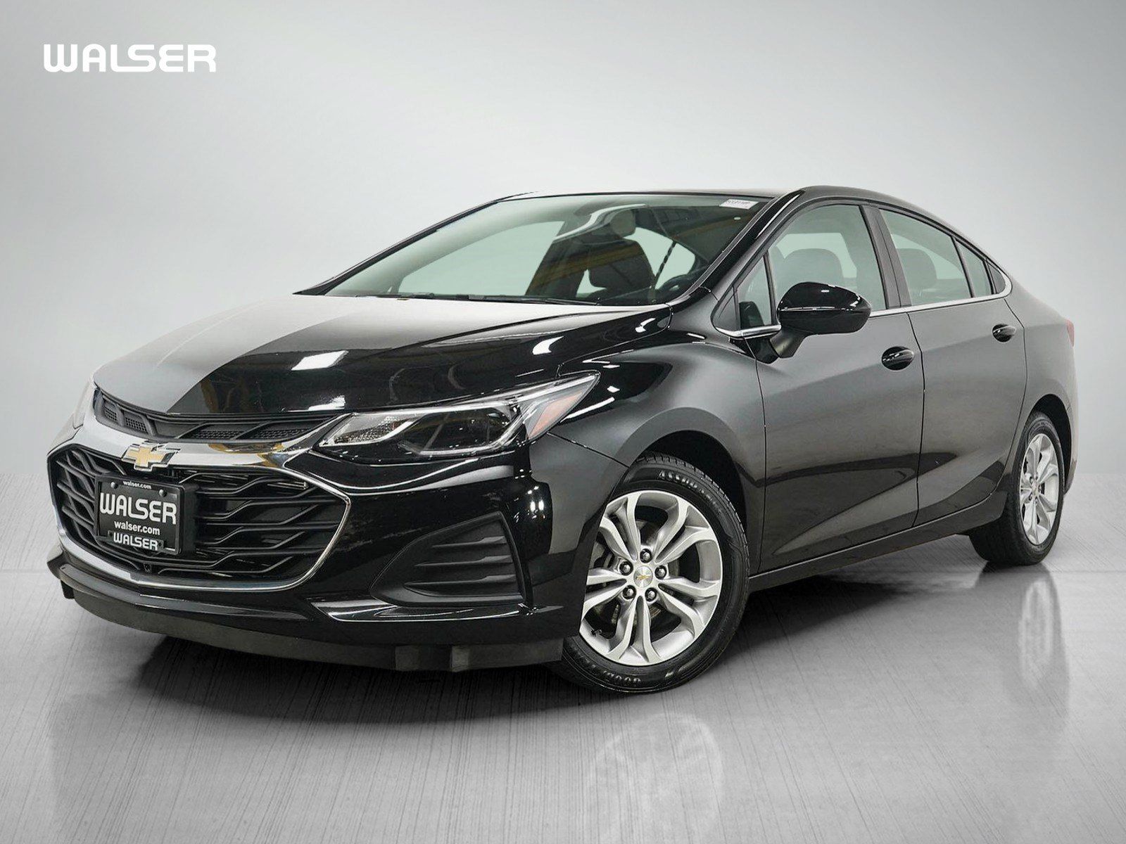 Used 2019 Chevrolet Cruze LT w/ Convenience Package FWD image 1