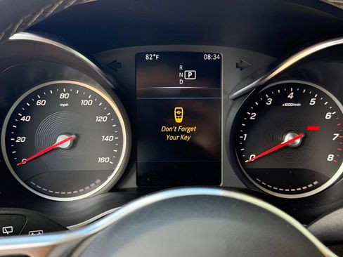 Used 2022 Mercedes-Benz GLC 300 w/ Premium Package Lite image 10