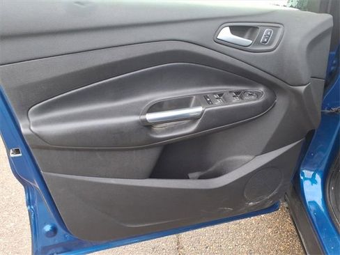 Used 2019 Ford Escape SEL image 9