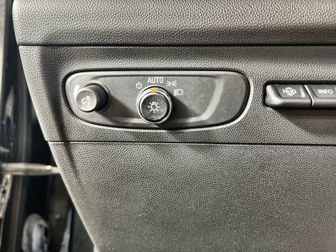 Certified 2023 Buick Envision Essence w/ Technology Package I AWD/4WD image 19