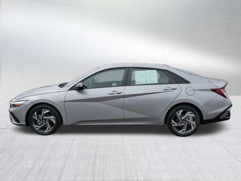 Certified 2025 Hyundai Elantra Sport image 4
