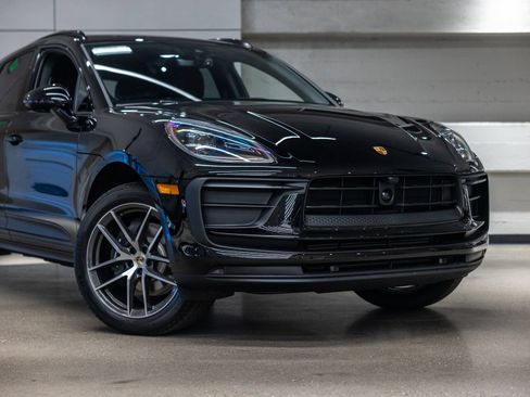 Certified 2026 Porsche Macan AWD/4WD image 16