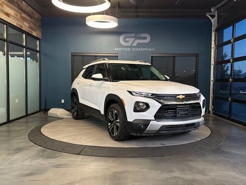 Used 2023 Chevrolet TrailBlazer LT w/ Convenience Package FWD image 1