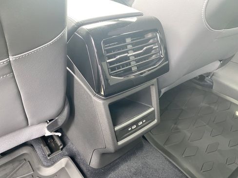 Used 2023 Volkswagen ID.4 Pro AWD/4WD image 14
