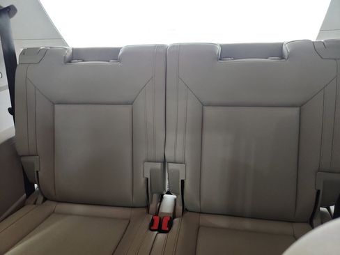 Used 2018 Volkswagen Atlas SE image 29