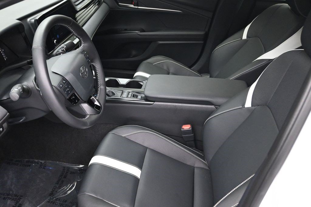 Used 2026 Toyota Camry SE FWD image 16