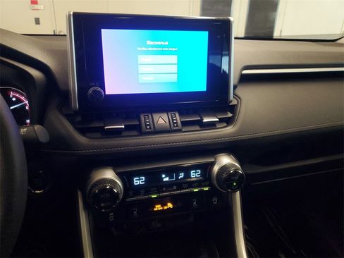 Used 2023 Toyota RAV4 XLE Premium image 28