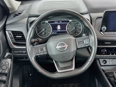Used 2025 Nissan Rogue SV AWD/4WD image 18