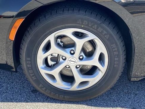 Certified 2023 Chrysler Pacifica Limited image 24