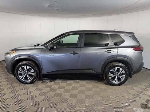 Used 2022 Nissan Rogue SV image 11