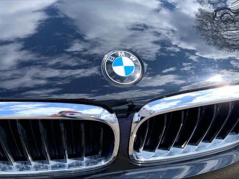 Used 2018 BMW 530i xDrive w/ Premium Package image 5