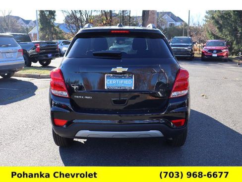 Used 2022 Chevrolet Trax LT w/ LT Convenience Package image 6