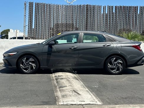 Used 2024 Hyundai Elantra Limited FWD image 7