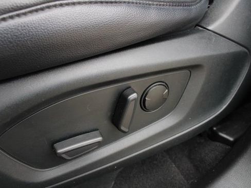 Used 2020 Ford Explorer XLT w/ Equipment Group 202A AWD/4WD image 3