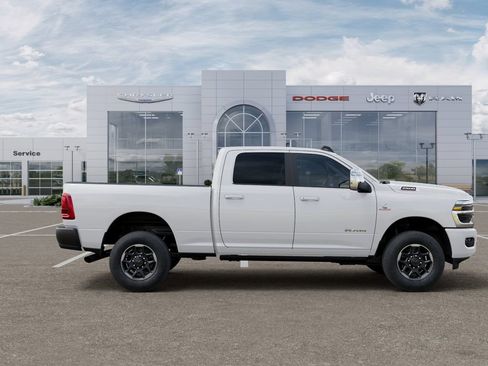 New 2026 RAM 2500 Laramie AWD/4WD image 22