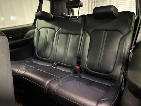 Used 2024 Jeep Wagoneer L 4WD image 24