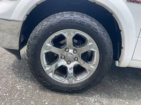 Used 2017 RAM 1500 Laramie AWD/4WD image 18