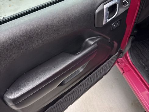 Used 2021 Jeep Wrangler Unlimited Sport image 12