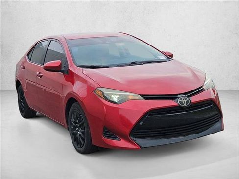 Used 2019 Toyota Corolla LE FWD image 3