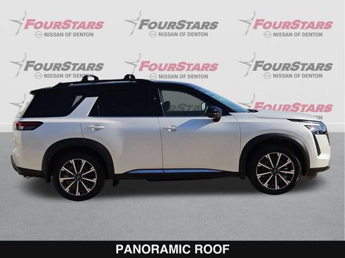 New 2026 Nissan Pathfinder Platinum w/ Accent Package FWD image 3
