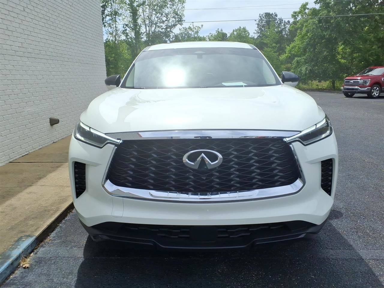 Used 2025 INFINITI QX60 Pure FWD image 2
