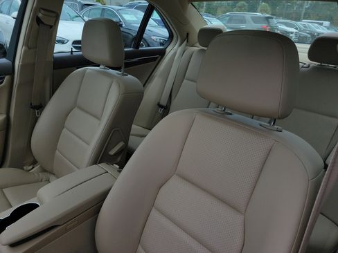 Used 2014 Mercedes-Benz C 300 4MATIC Sedan image 37
