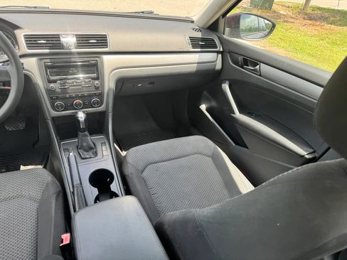 Used 2012 Volkswagen Passat 2.5 S FWD image 14