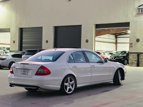 Used 2009 Mercedes-Benz E 350 E 350 4dr Sedan image 12